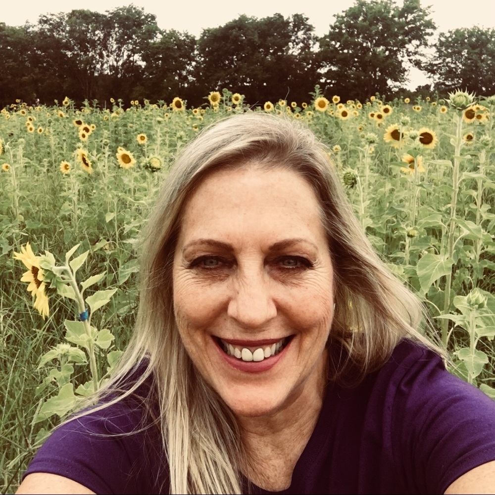 Meet your Posher, Suzanne